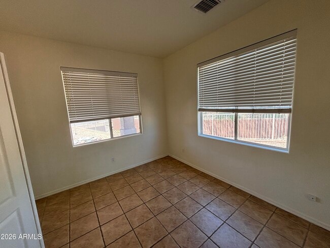 Building Photo - 1095 S Forest Ridge Dr