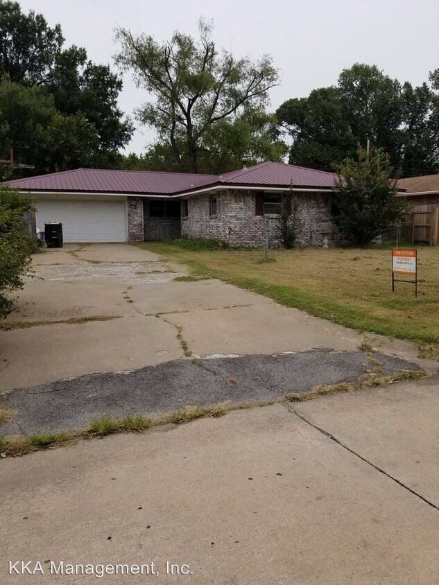 Primary Photo - 3 br, 2 bath House - 1924 SW Santa Fe Pl