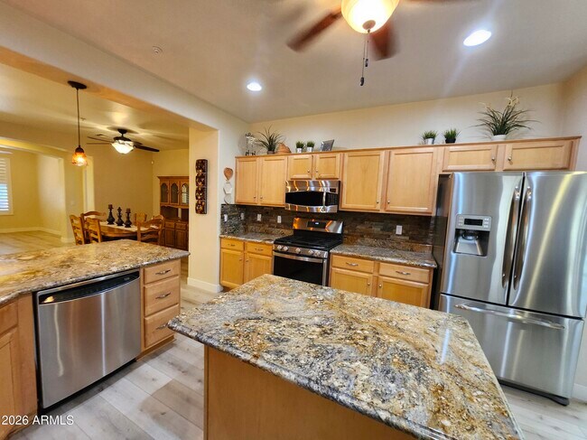 Building Photo - 12864 W Hedge Hog Pl