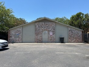 Building Photo - 1209 Wales Dr