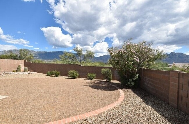 Building Photo - 3 Bedroom, 2 Bathroom Home with Amazing Views