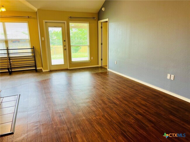 Foto del edificio - 8210 Sunset Trail