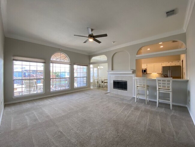 Building Photo - DON’T MISS OUT ON THIS ISLAND GEM!