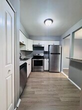 Building Photo - 7640 Woodview St
