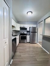 Building Photo - 7640 Woodview St