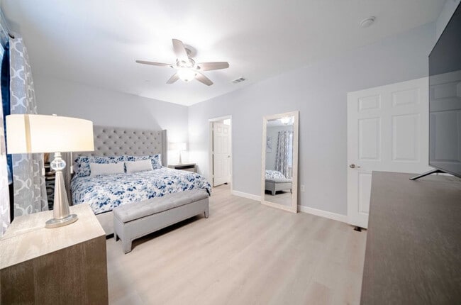 Building Photo - 2368 San Jacinto Dr