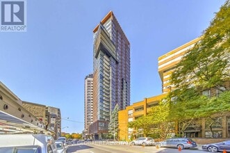 Building Photo - 32 Davenport Rd