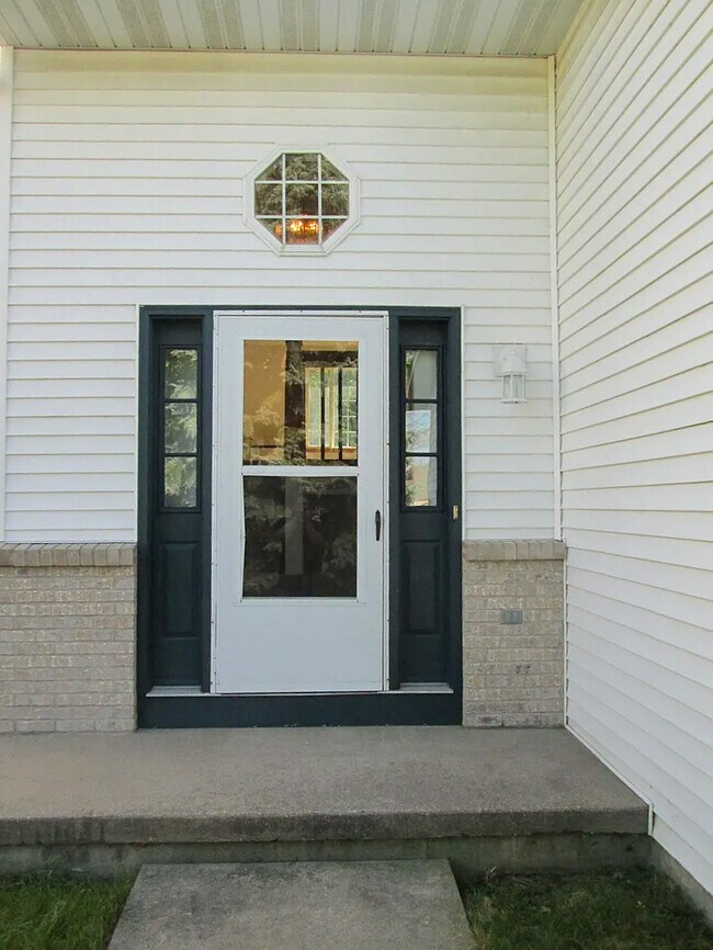 Foto del edificio - 746A Crawford Dr