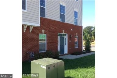 Foto principal - 23190 Wrathall Dr