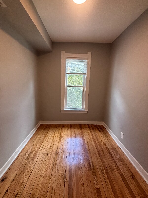 Foto del edificio - 7308 S Kenwood Ave