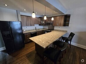 Building Photo - 246 River Ave