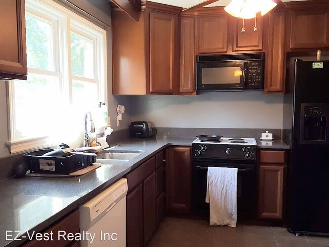 Building Photo - 3 br, 1 bath House - 725 Harpersville Rd