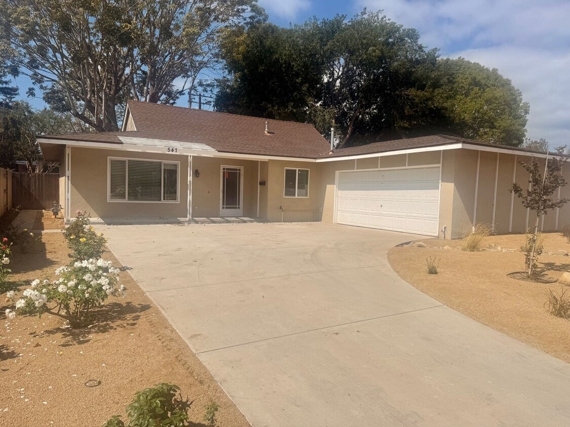 Foto principal - Stunning 4 Bedroom, 2 Bathroom House