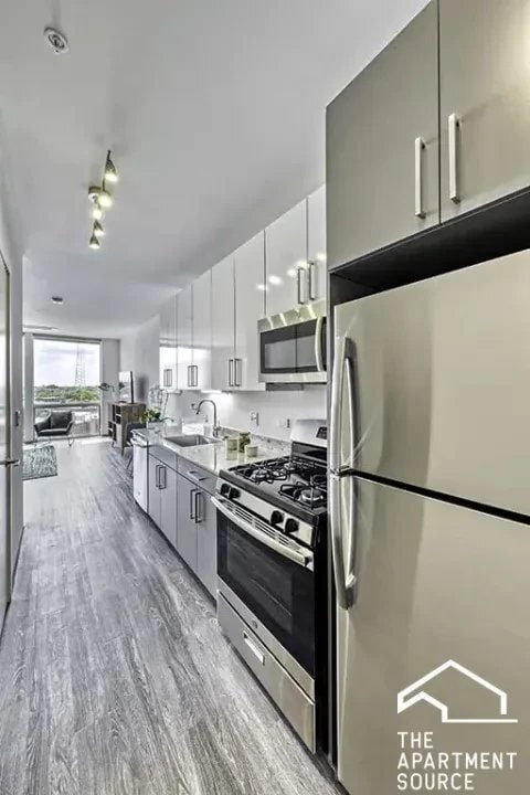 Photo - 2340 N California Ave (Chicago, IL) Apartment