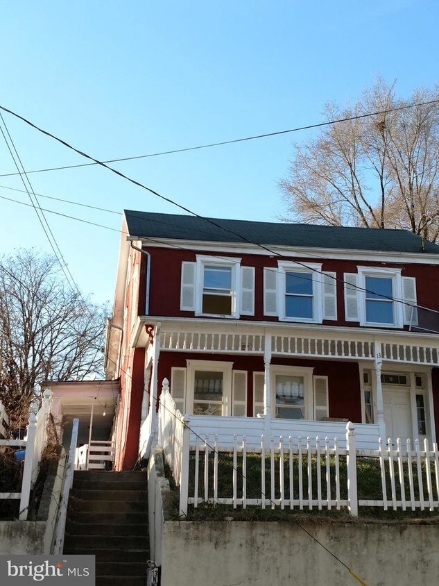 13 N Maryland Ave Unit 1, Brunswick, MD 21716 Apartment for Rent in