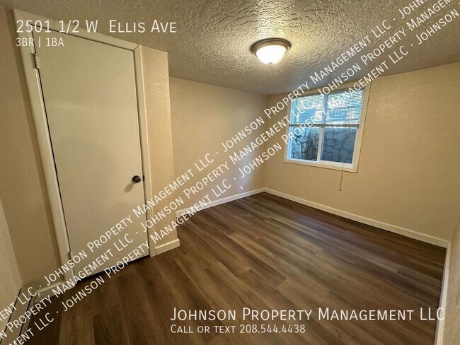Foto del edificio - 2501 1/2 W  Ellis Ave-
