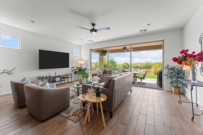 Building Photo - 3021 Prospector Wy