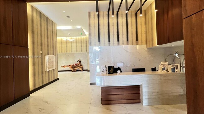 Foto del edificio - 2960 NE 207th St