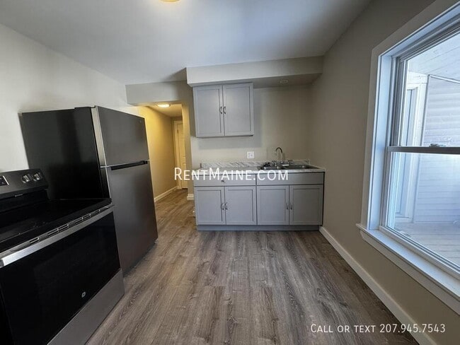 Building Photo - 7 Bennett Ave