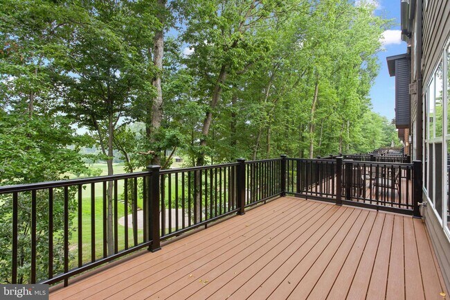 Foto del edificio - 3556 Sutton Hts Cir
