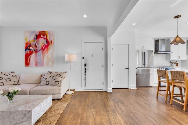 Foto del edificio - 88 Peachtree Memorial Dr NW