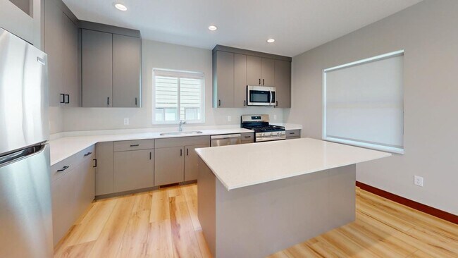 Foto del edificio - 1221 7th St SE