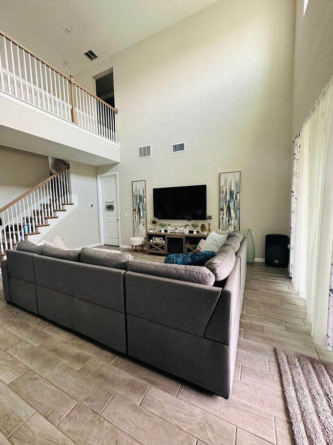 Building Photo - 3925 Carrick Bend Dr