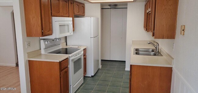 Foto del edificio - 5837 E Nance St
