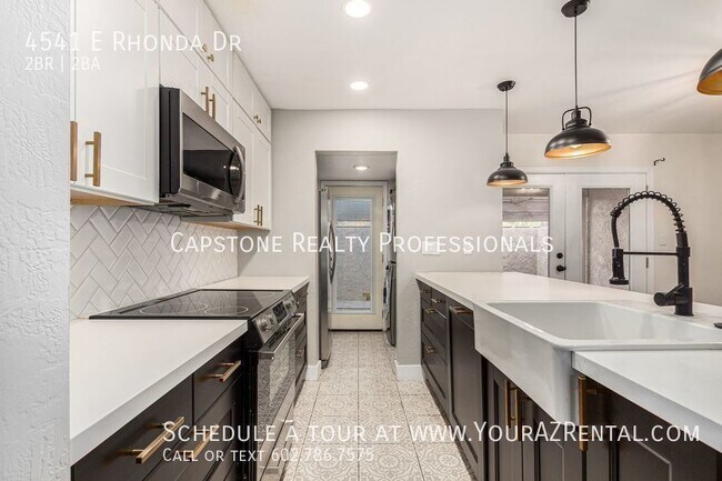 Foto del edificio - Charming 2-Bedroom, 1.5 Bathroom Townhome ...
