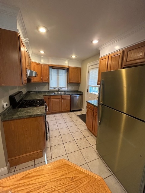 Building Photo - 113 Railroad Ave