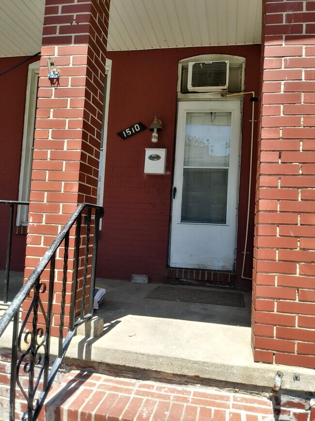 Building Photo - 1510 Popland St