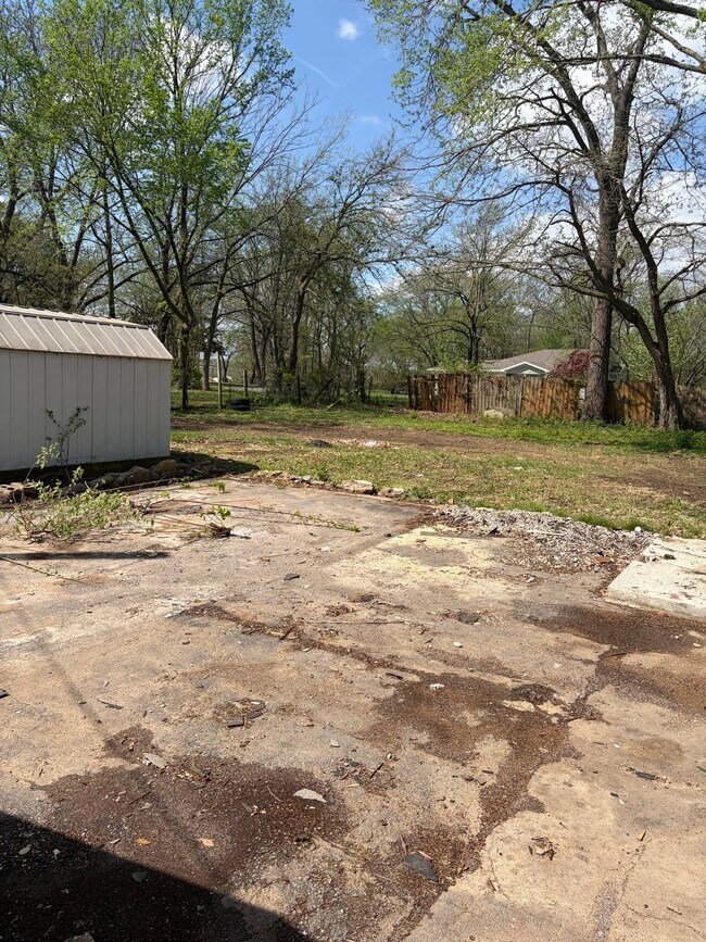 Foto del edificio - 7838 James A Reed Rd