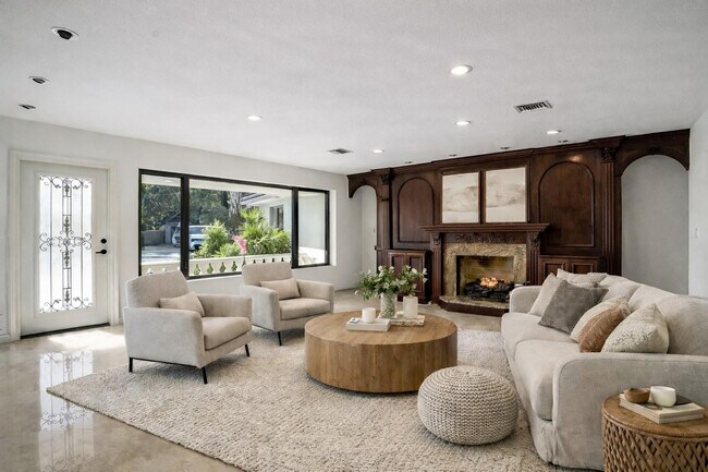 Foto del edificio - 2425 Middle River Dr