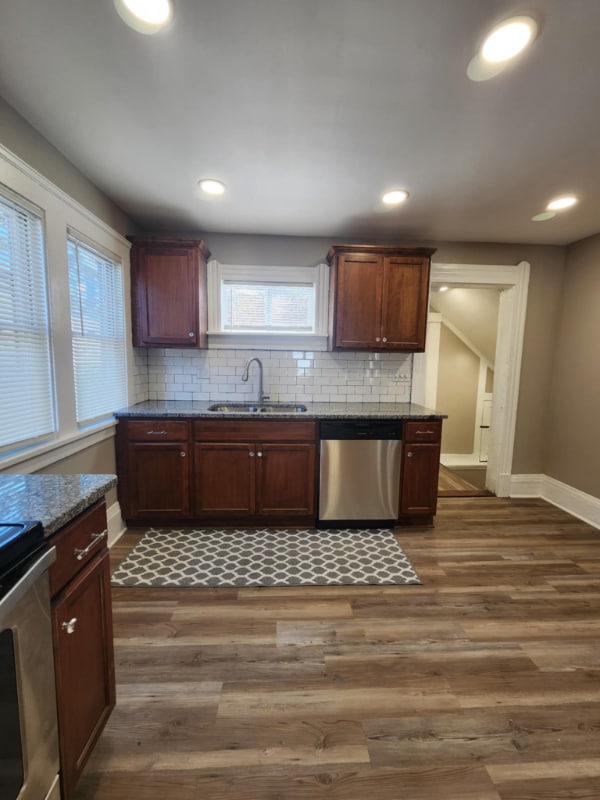 Foto del edificio - 1301 Buhrer Ave