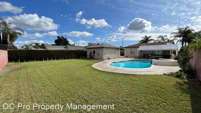 Building Photo - 3 br, 1 bath House - 1435 W Crone Avenue