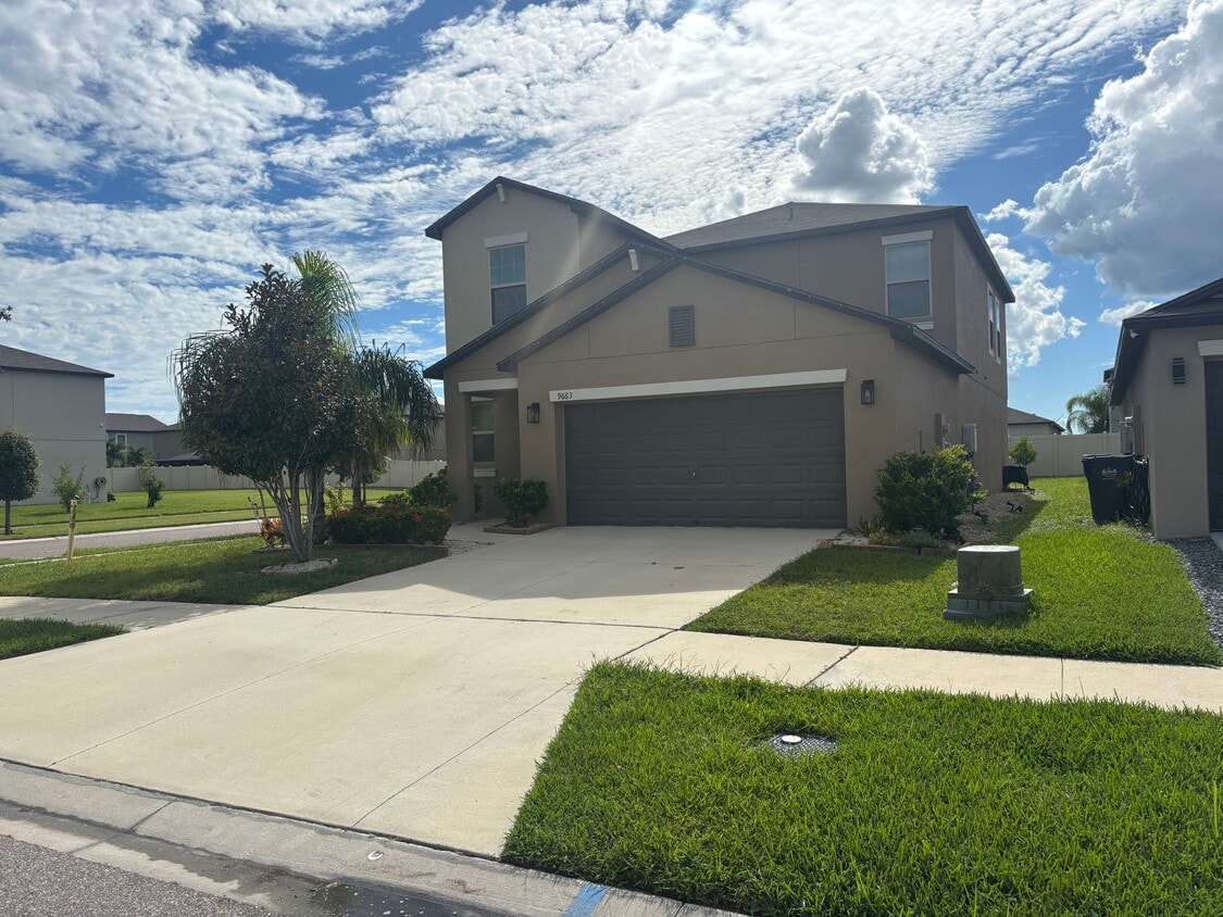 Foto principal - 9663 Channing Hill Dr