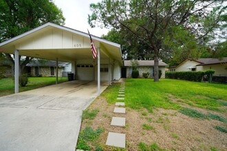 Building Photo - 605 Maple Dr