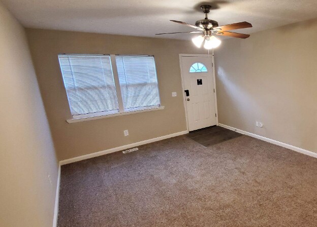 Foto del edificio - NOW AVAILABLE! - 9852 Belden Drive, Windha...