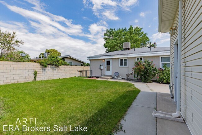 Building Photo - 3467 Valley Heights Dr