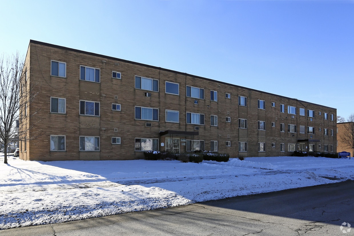 Primary Photo - Shorehouse Apartments