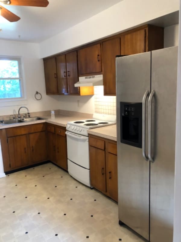 Primary Photo - 2254 Wolf St