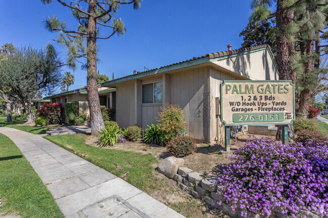 Primary Photo - Palm Gates Apartments