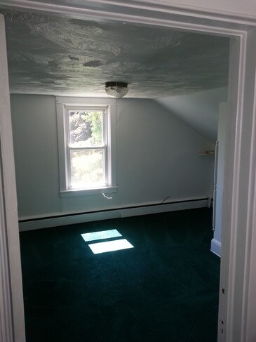 Building Photo - 2158 Lake Dr