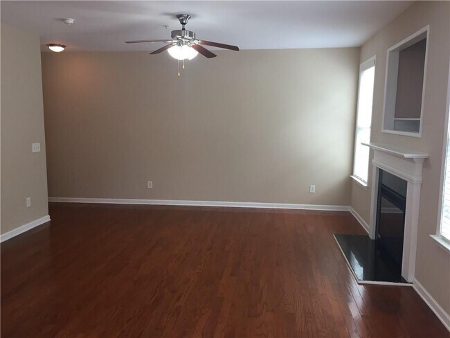 Foto del edificio - 3338 Castleberry Village Cir