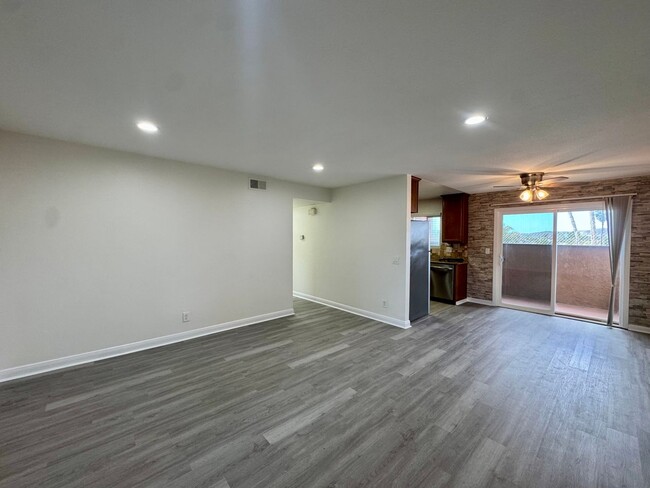 Foto del edificio - Updated 2B/2BA Condo in Oceanside!