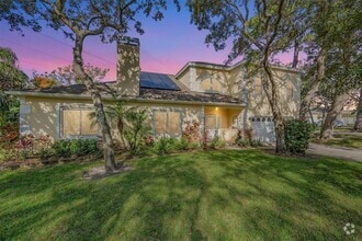 Building Photo - 2122 Oak Forest Ln