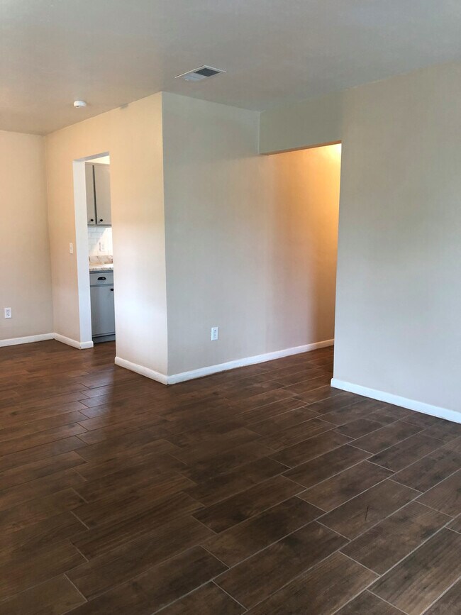 Foto del edificio - 2 Bed 1 Bath Home | Pet Friendly | Washer ...