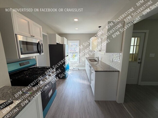 Foto del edificio - 1228 E Meyers Ave