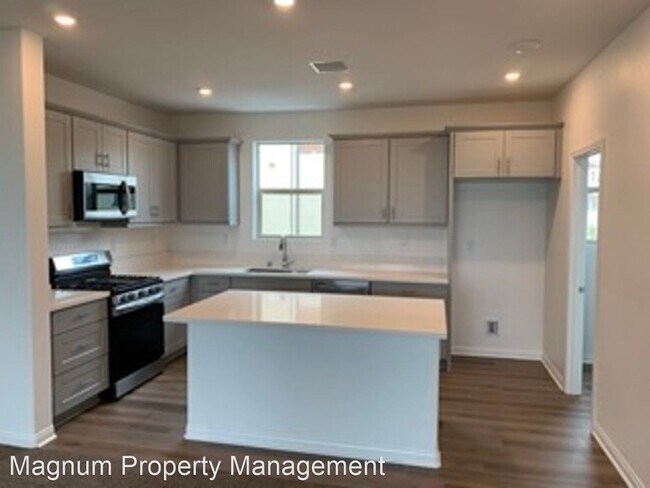 Building Photo - 4 br, 3.5 bath House - 1610 Holly Leaf Way