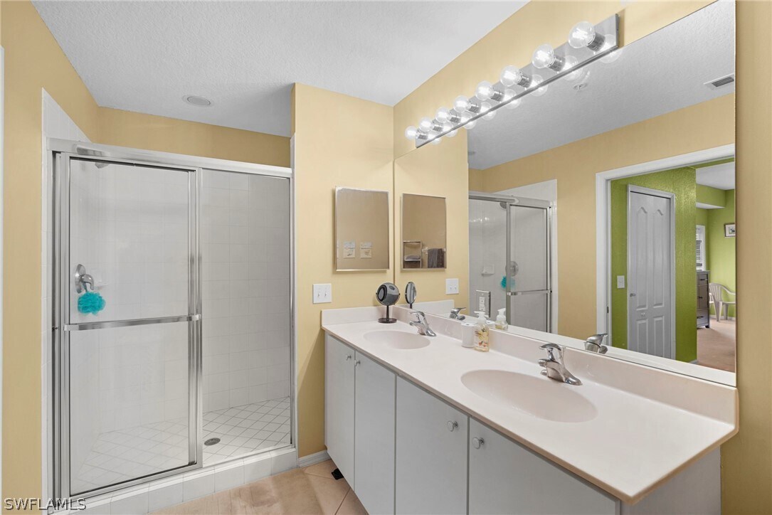 Foto del edificio - 6816 Sterling Greens Dr